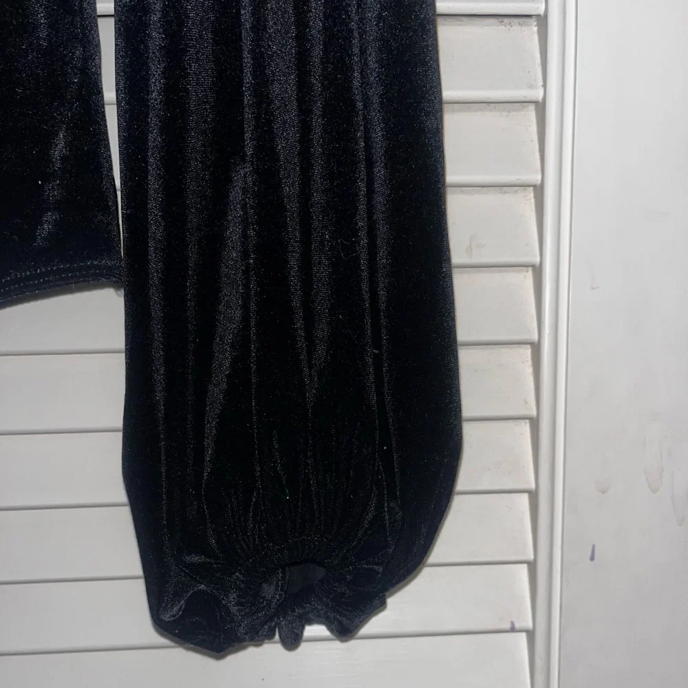 Express bodysuit. Velour/ velvet material - Picture 2 of 4